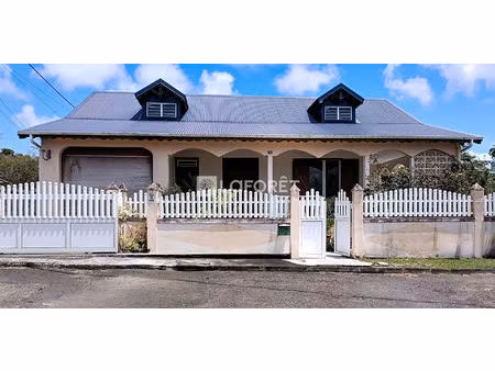 villa t5 à anse-bertrand proche plage