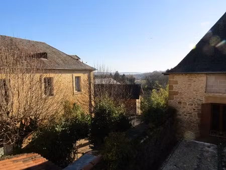 belle bâtisse en pierres  3 chambres  salignac