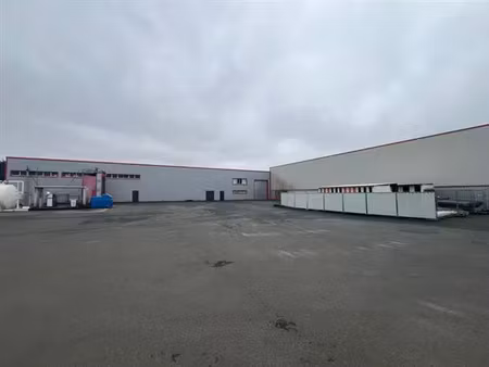 vente/location local d'activités bessines 5 200 m²