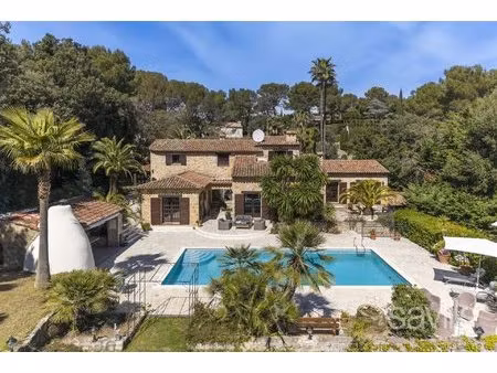 charmante bastide provençale avec dépendance