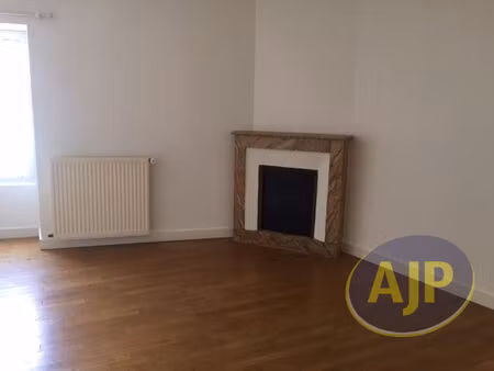 à louer appartement 53 35 m² – 450 € |cugand