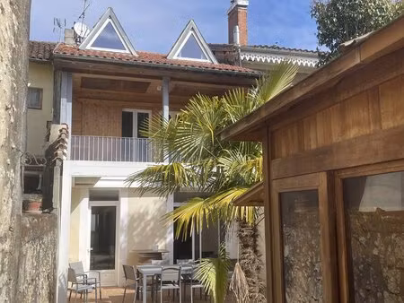 maison de 230 m² avec jardin et spa à vic-fezensac