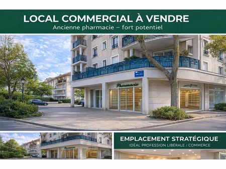 local commercial 3 pièces - 154 m²