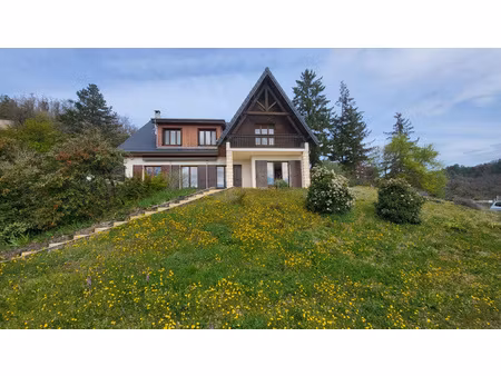 maison 10 pièces 245 m2