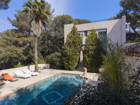 villa d’architecte avec rooftop – vue mer  volumes spectaculaires & terrain paysager