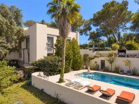 villa d'architecte avec rooftop – vue mer  volumes spectaculaires & terrain paysager