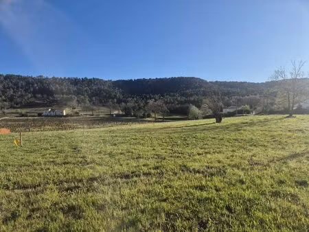 salernes terrain a batir 1072 m²