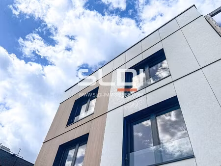 location local professionnel 1 072m² ste foy les lyon 69110