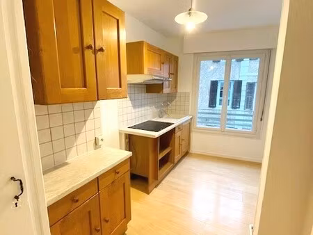 location appartement 4 pièces 68m² chambery 73000
