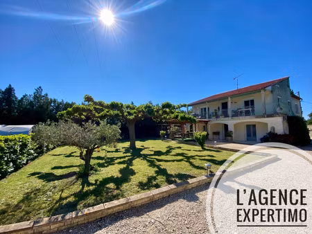 plusieurs possibilités pour cette grande et belle maison