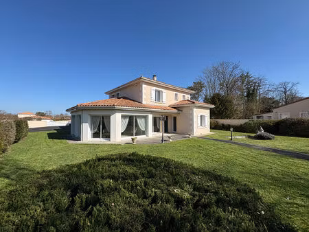 achat maison 10 pièces 318m²