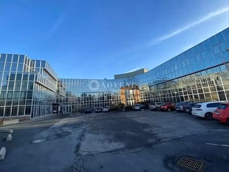 location bureaux 27 m² à 77 m²