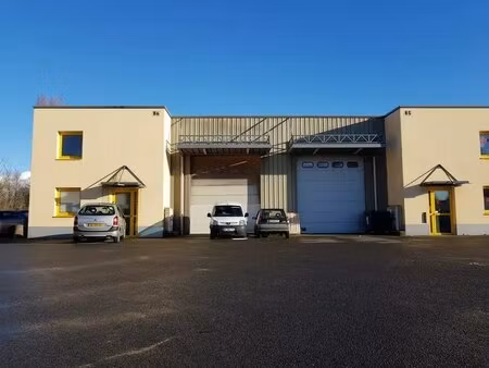 location entrepôt 250 m² à 639 m²