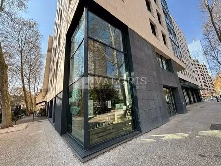 location commerce lyon 3 69003 126m²