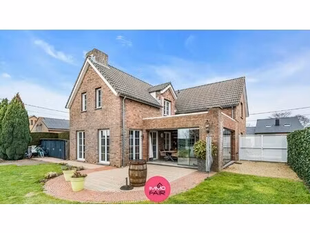 vrijstaande woning op royaal perceel met panoramisch uitzicht  vlakbij maastricht