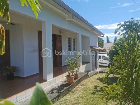 maison bien entretenue à saint-benoit