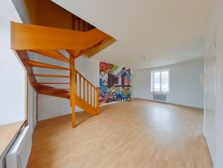 location appartement 3 pièces 54m² lussac les chateaux 86320