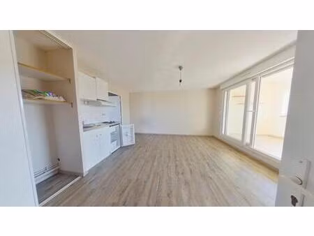 location appartement 2 pièces 38m² buxerolles 86180