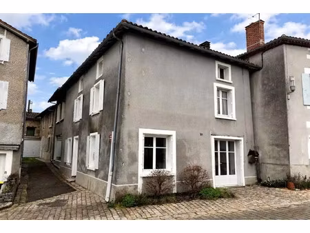 vente maison 7 pièces 215 m² confolens (16500)