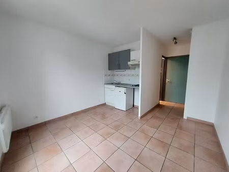 location appartement 1 pièce 18m² la rochelle 17000