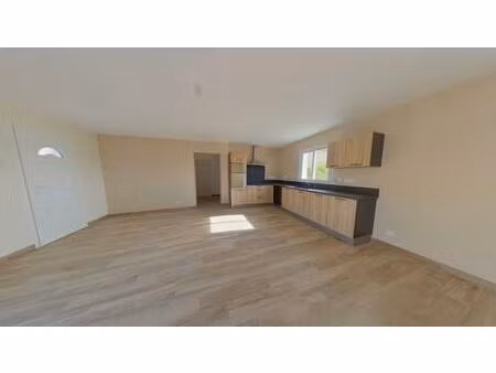 location maison 3 pièces 89m² messeme 86200