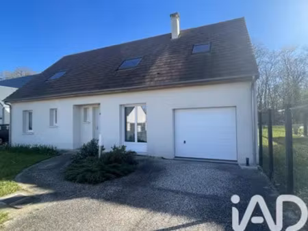 maison traditionnelle à monts (37260)