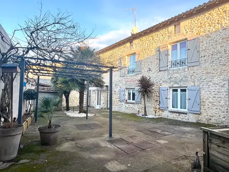 vente maison 8 pièces 137 m2 à lhommaizé