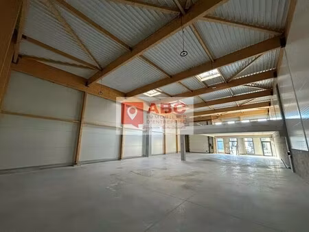 location local d'activités 2 559 m²