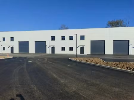 location local d'activités 170 m²