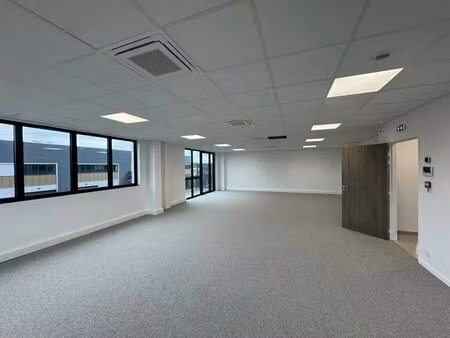 location local d’activités chalifert 77144 322m² à 363m²
