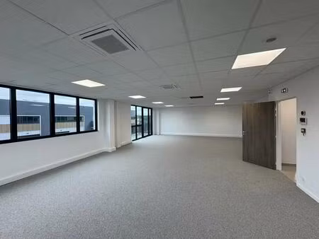 location local d’activités chalifert 77144 322m² à 7736m²