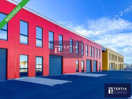 location local d'activités 166 m²