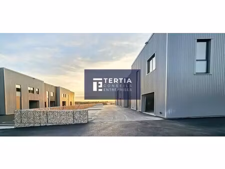 location local d'activités 158 m² à 327 m²