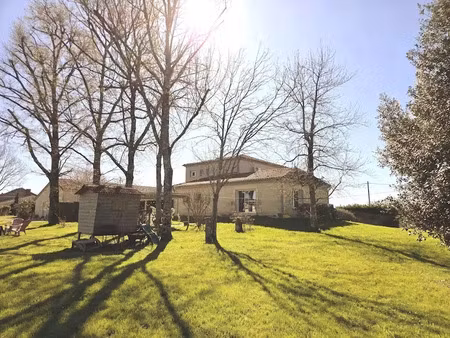 vente maison 6 pièces 204 m² à la réole (33190)  255 000 €