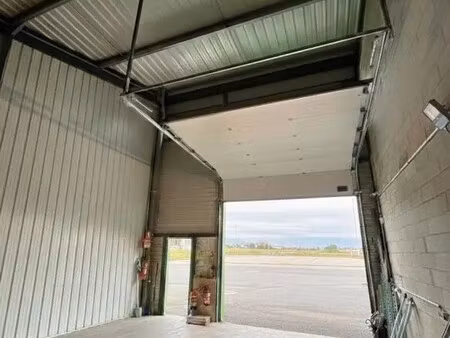 location local d'activités 170 m²