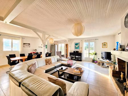 vente maison 5 pièces 176 m² à saintes (17100)  299 250 €