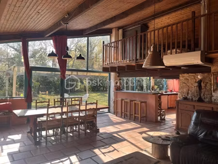 vente maison 5 pièces 203 m² à talais (33590)  300 000 €