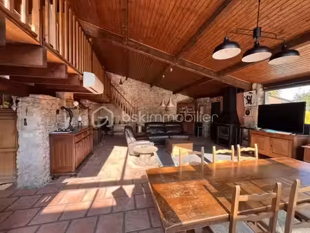 vente maison 7 pièces 203 m² à talais (33590)  295 000 €