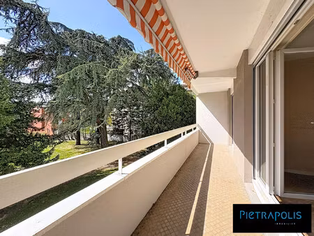 grand t2 au centre de fontaines