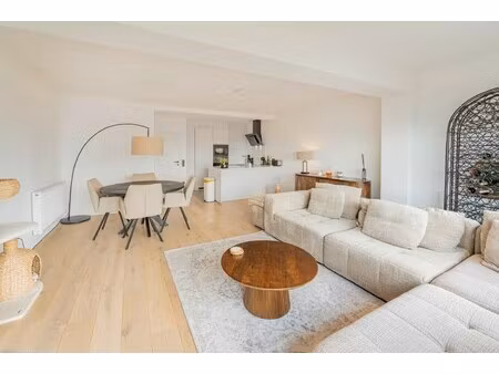 knappe penthouse met terras en prachtig uitzicht