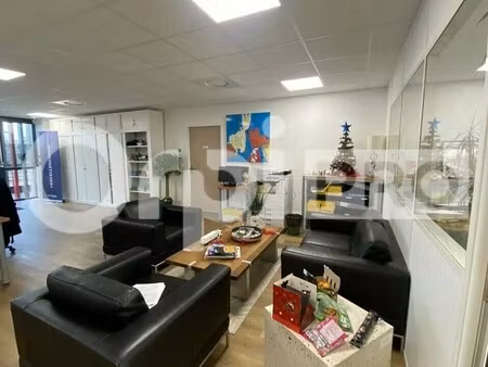 location bureaux 140 m²