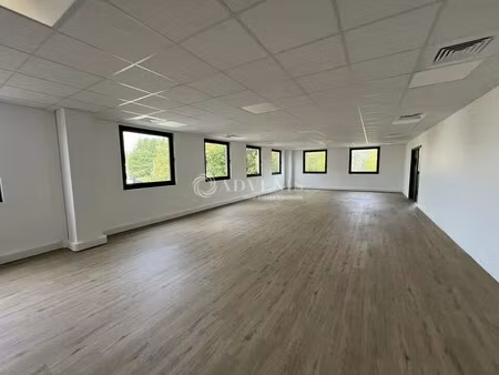 location bureaux 213 m² à 290 m²