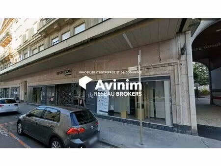 location commerce 317 m²