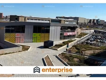 location commerce 1 085 m²