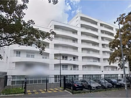 location commerce 654 m²