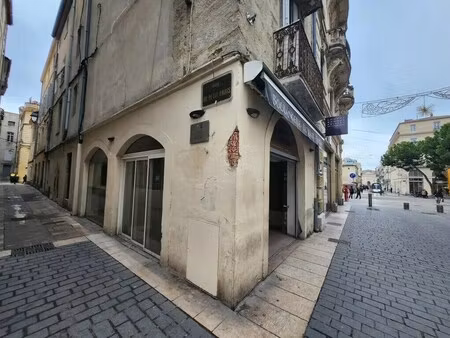 location commerce 149 m²