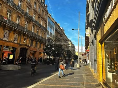 location commerce 224 m²