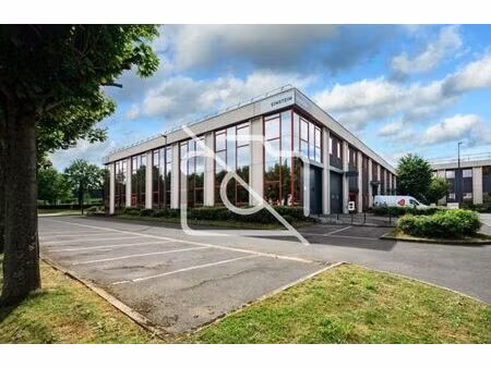 location bureaux 642 m² à 1 590 m²