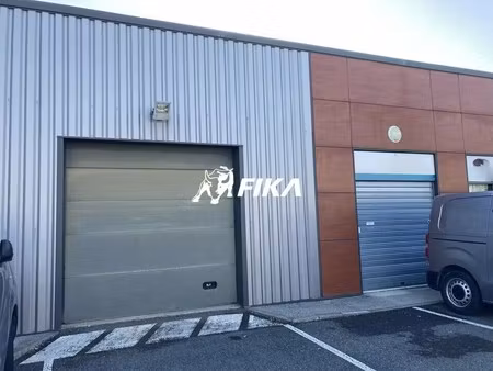 location local d'activités 135 m²