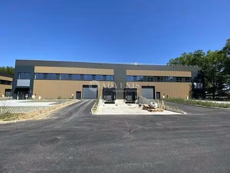 location local d’activités trappes 78190 427m² à 2688m²